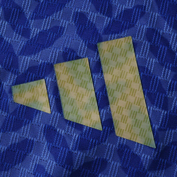b56f3bd7